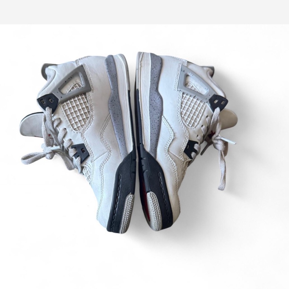 Jordan 4 white cement kids SIZE 2Y - Picture 2 of 4